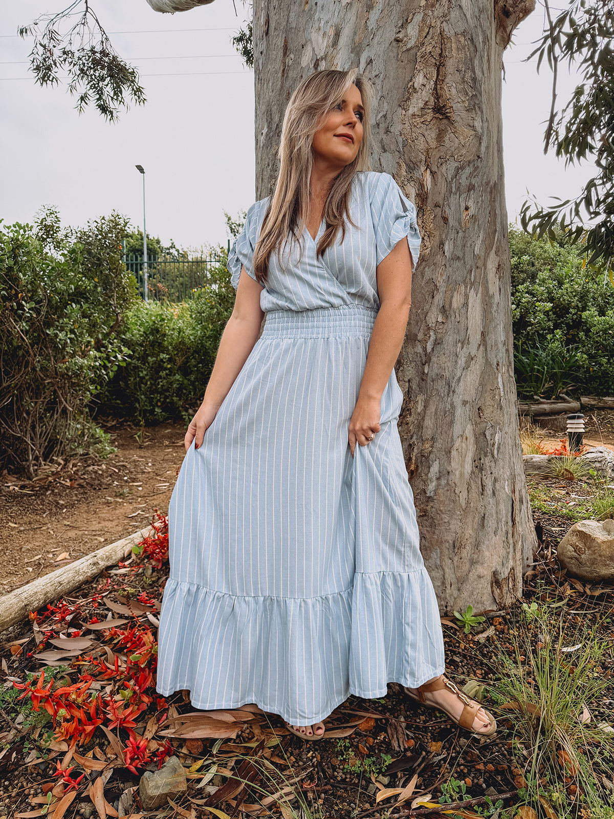 Womens Knotted Short sleeve Maxi Tier Dress - Resort Blue/White