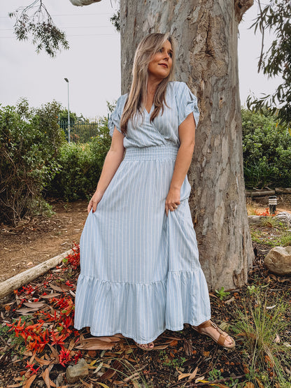 Womens Knotted Short sleeve Maxi Tier Dress - Resort Blue/White