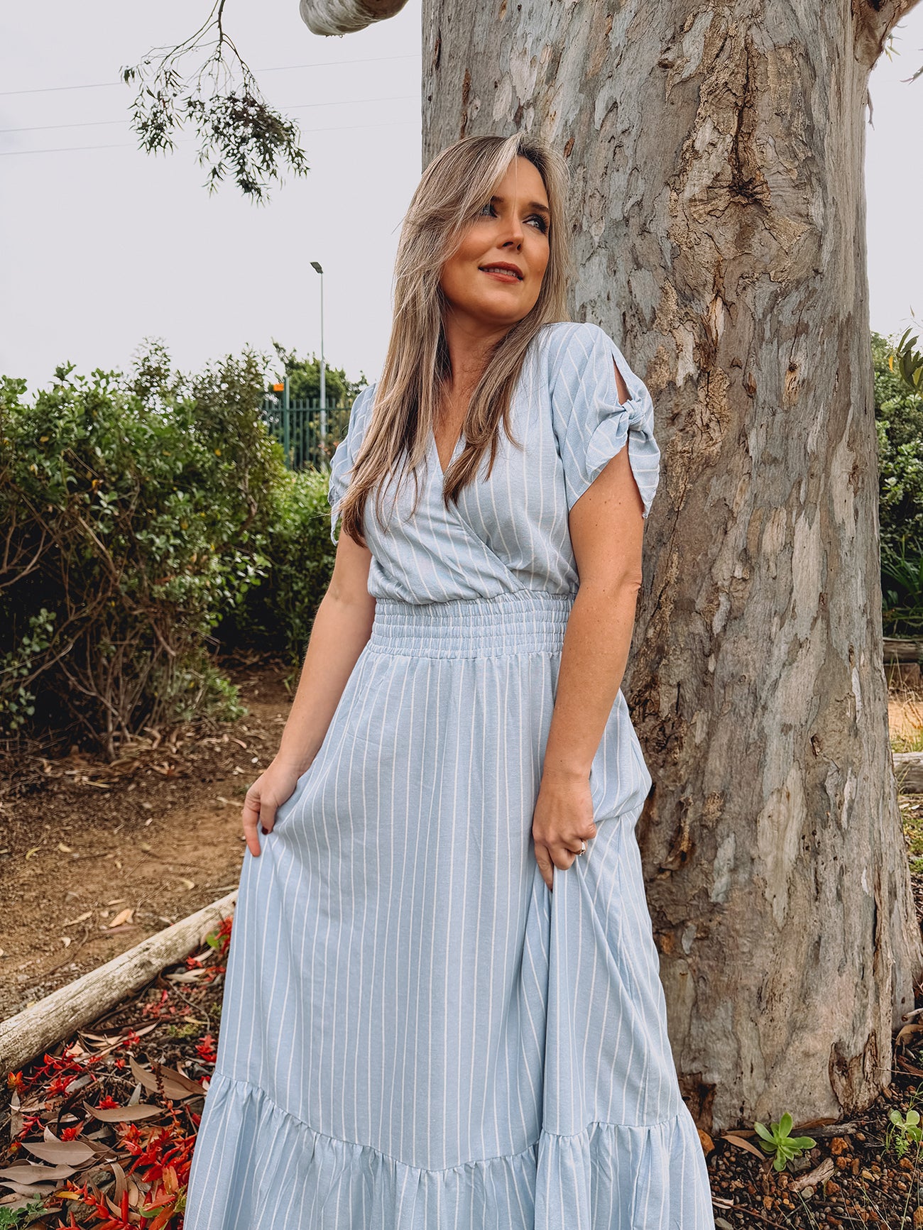 Womens Knotted Short sleeve Maxi Tier Dress - Resort Blue/White