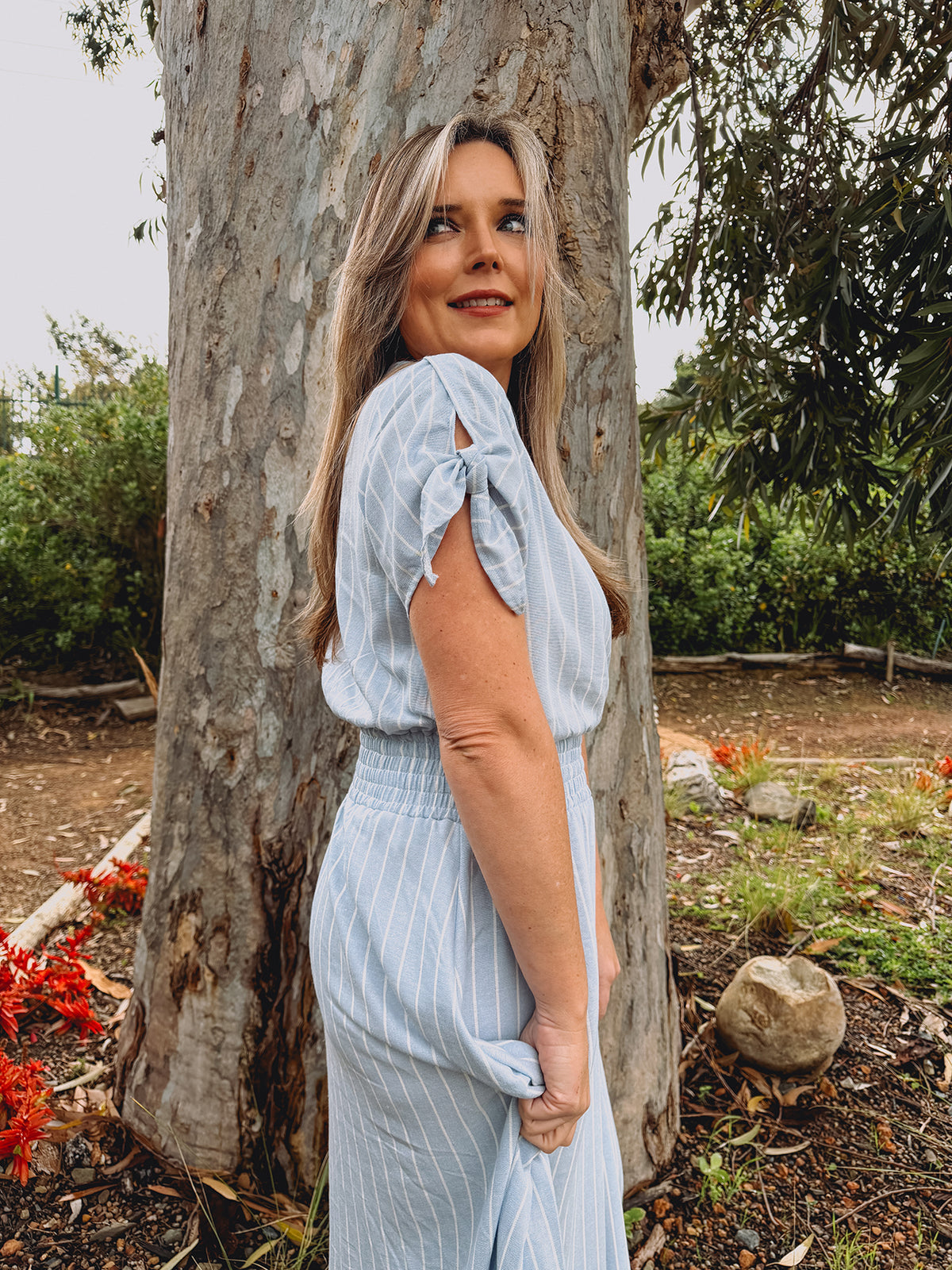 Womens Knotted Short sleeve Maxi Tier Dress - Resort Blue/White