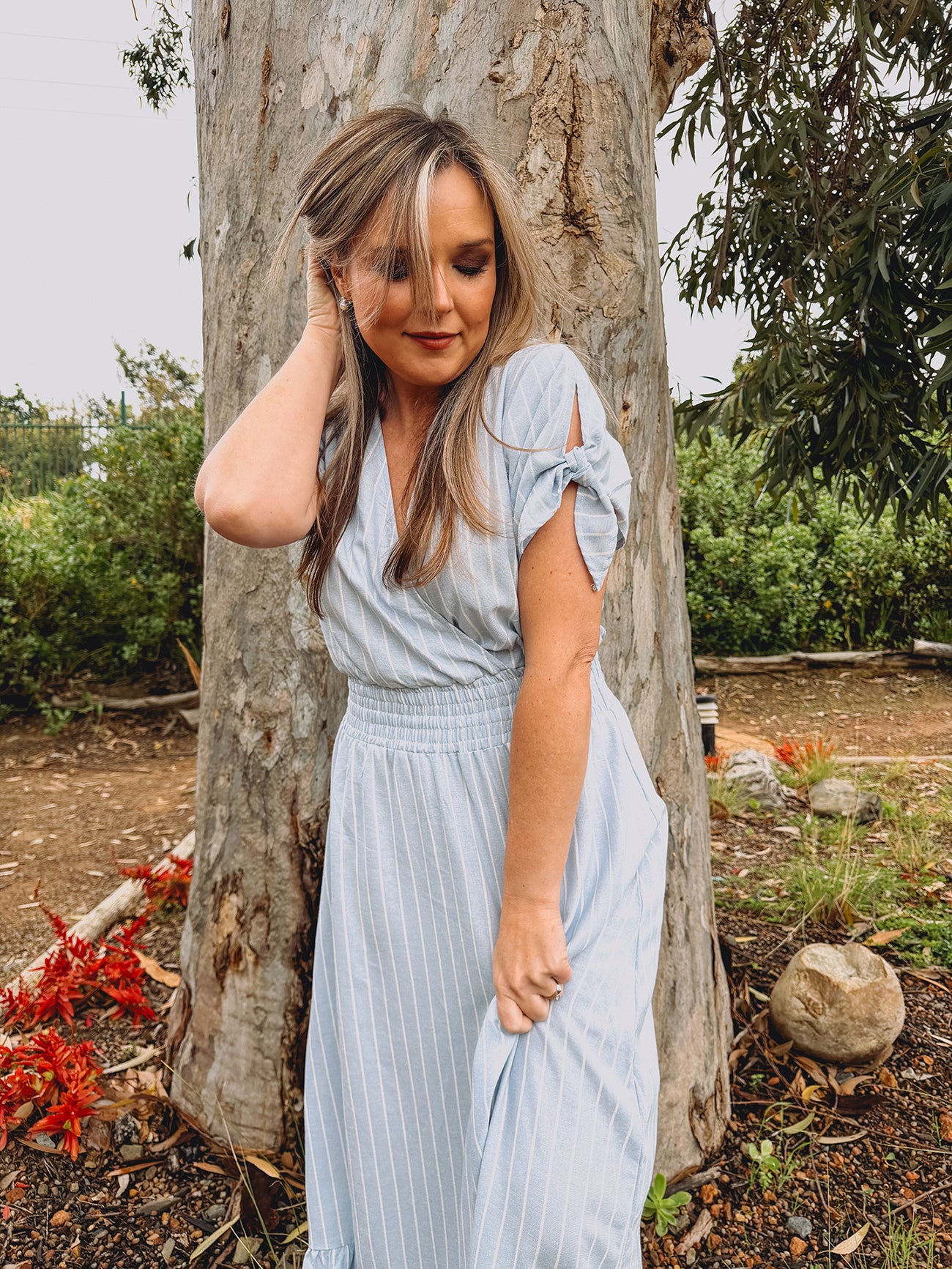 Womens Knotted Short sleeve Maxi Tier Dress - Resort Blue/White