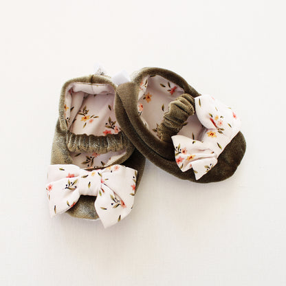 Soft Sole Shoes - Thyme (all matching outfits sold separately)